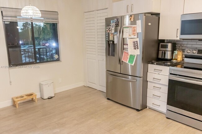Foto del edificio - 2200 S Cypress Bend Dr
