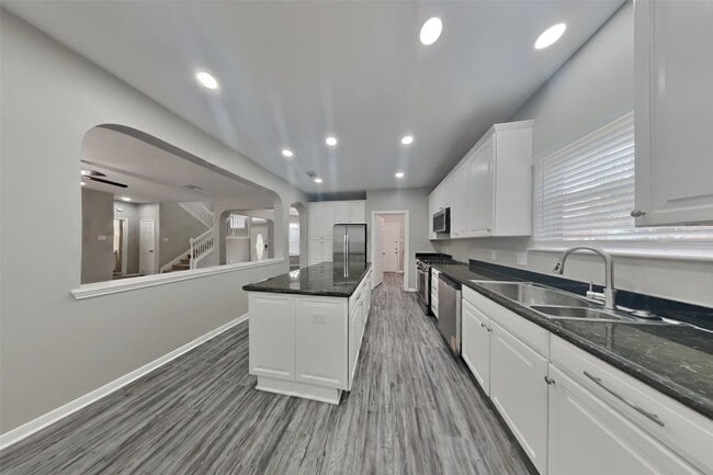 Building Photo - 602 Lajuana Ct