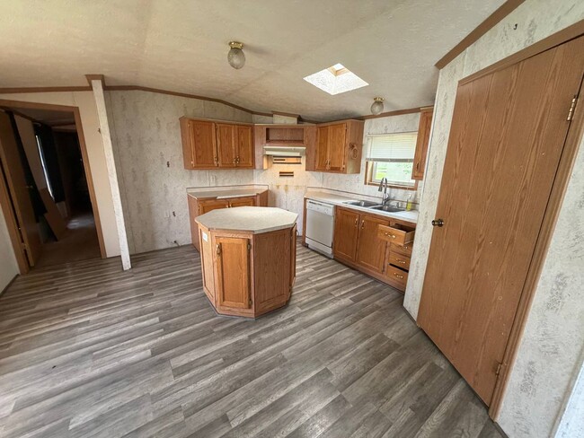 Building Photo - 4931 Abrams Dr