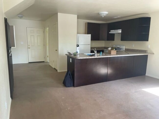 Building Photo - 3 Bedroom 2.5 bath rental Available