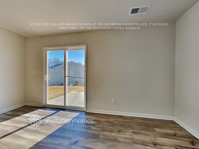 Foto del edificio - 5200 Spring Breeze Blvd