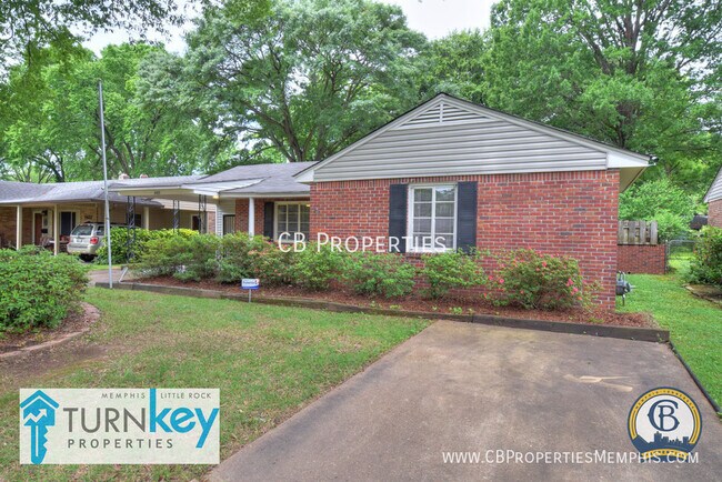 Building Photo - LARGE 3 Bedroom 2.5 Bath with Beautiful Re...