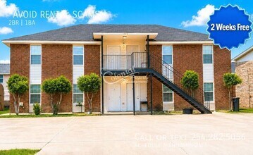Building Photo - 1703 Benttree Dr