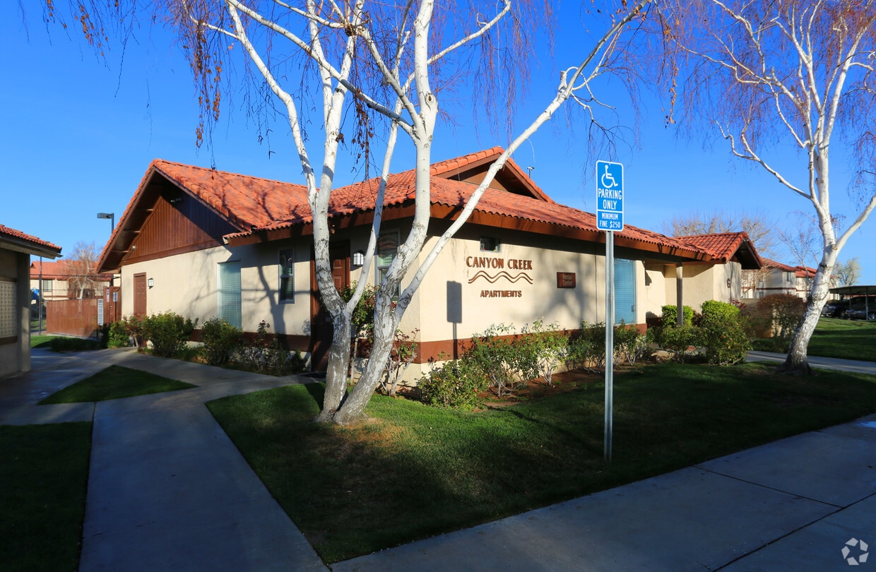 Canyon Creek Apartments Palmdale, CA