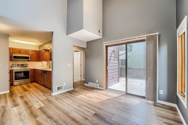 Building Photo - Two Bedroom Condo in Boulder