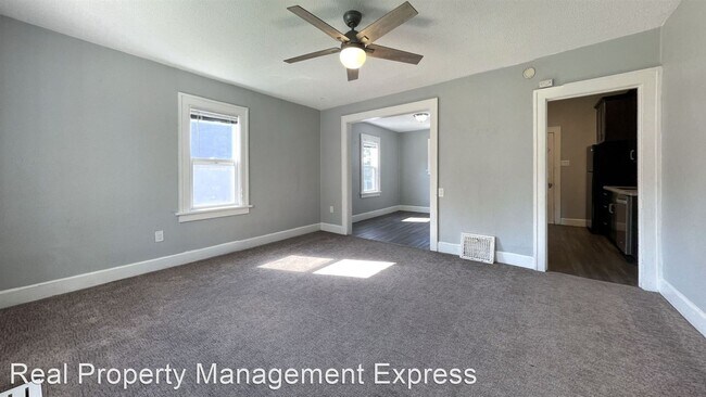 Building Photo - 2 br, 1 bath House - 812 W Madison St