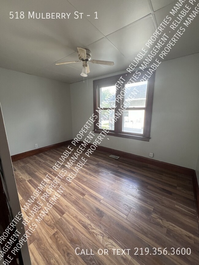 Building Photo - 518 Mulberry St