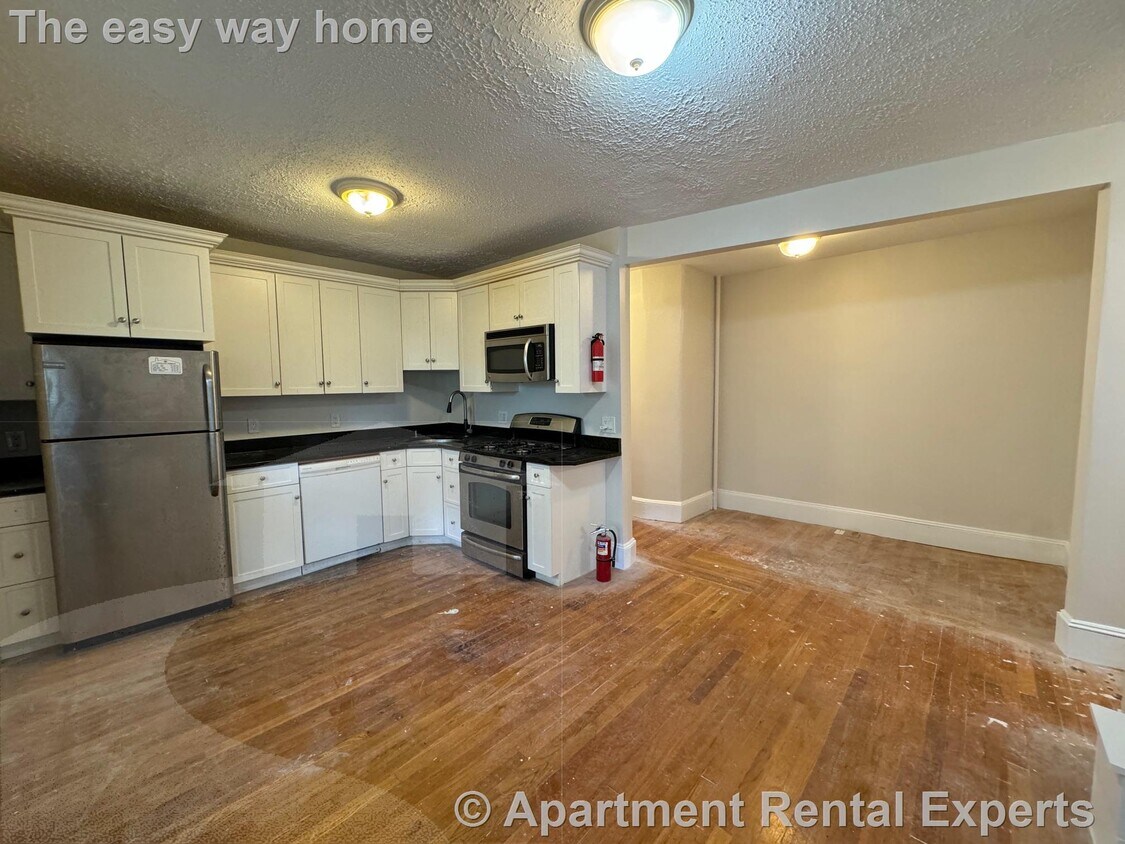 Primary Photo - 23 Lowell St