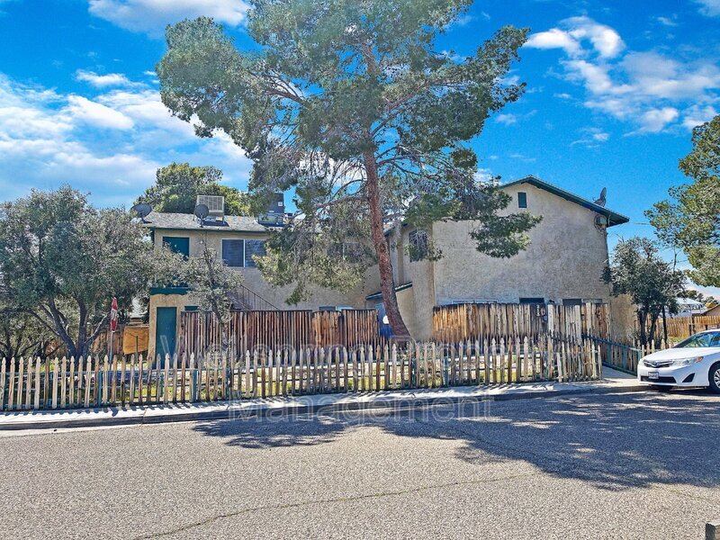 213 N Alvord St Unit B, Ridgecrest, CA 93555 Condo for Rent in