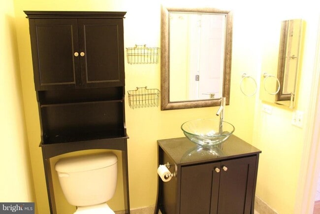 Foto del edificio - 11710 Old Georgetown Rd