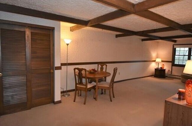 Foto del edificio - 42 Swanson Ct