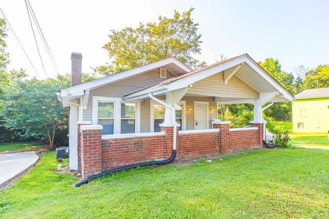 Building Photo - Great 3 bed 2 bath!