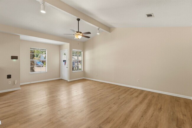 Building Photo - 1712 Hazelwood St
