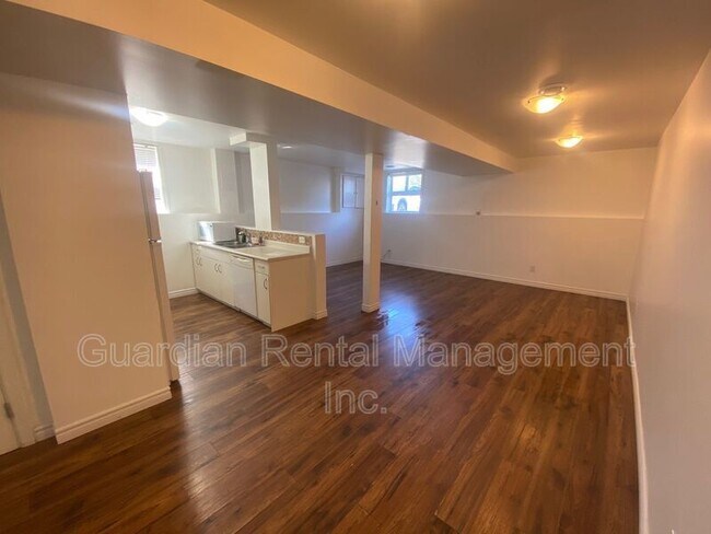 Photo du bâtiment - 1522 Walsh St E