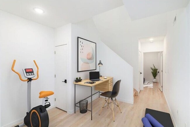 Photo - 2722 Hope St Apartment