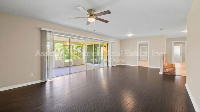 Foto del edificio - 14010 102nd Ave