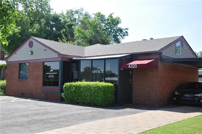 Foto del edificio - 4320 NW 23rd St