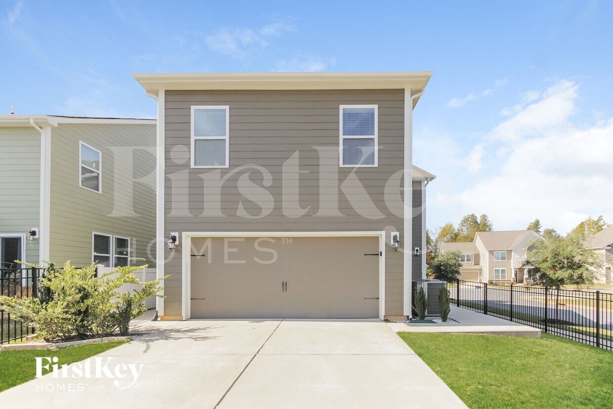 Building Photo - 9805 Rayneridge Drive
