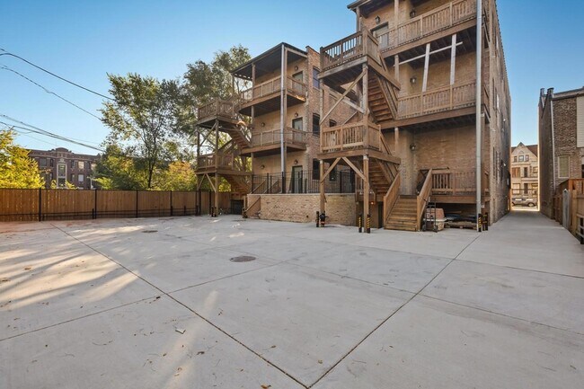 Building Photo - 444 E 48th St