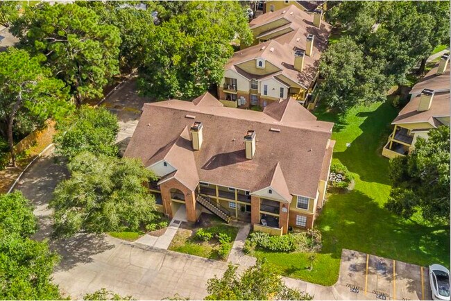 Foto del edificio - 8718 Mallard Reserve Dr