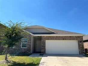 Building Photo - 10304 Rosegreen Ln