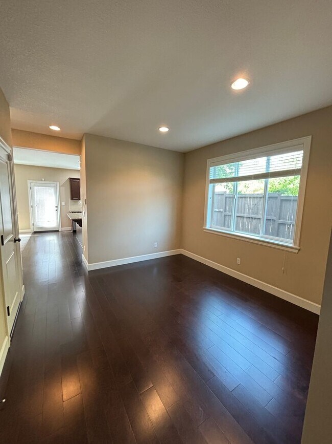 Building Photo - NW Portland- Newer Bethany Home! Gourmet Kitchen, Open Loft/Landing, Large  Master Suite!