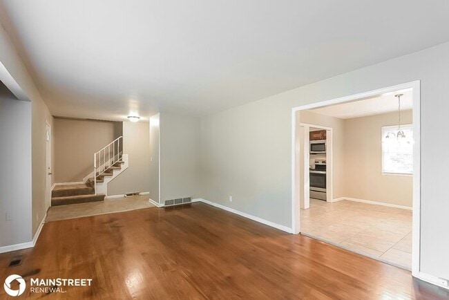 Building Photo - 9500 Beverly Dr, Overland Park, KS 66207