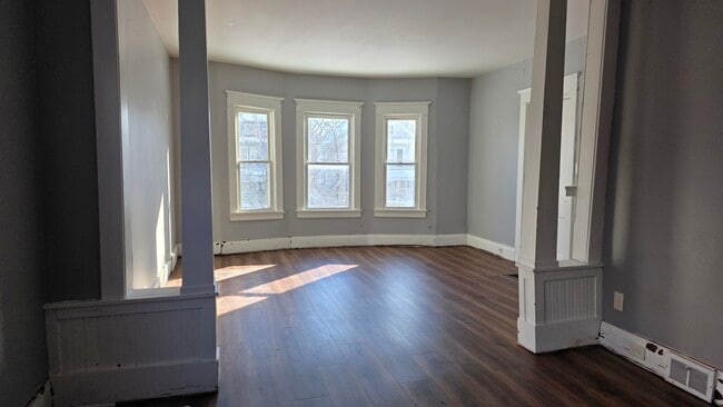 Building Photo - 42 Virgil Ave