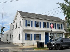 Building Photo - 12 N Main St