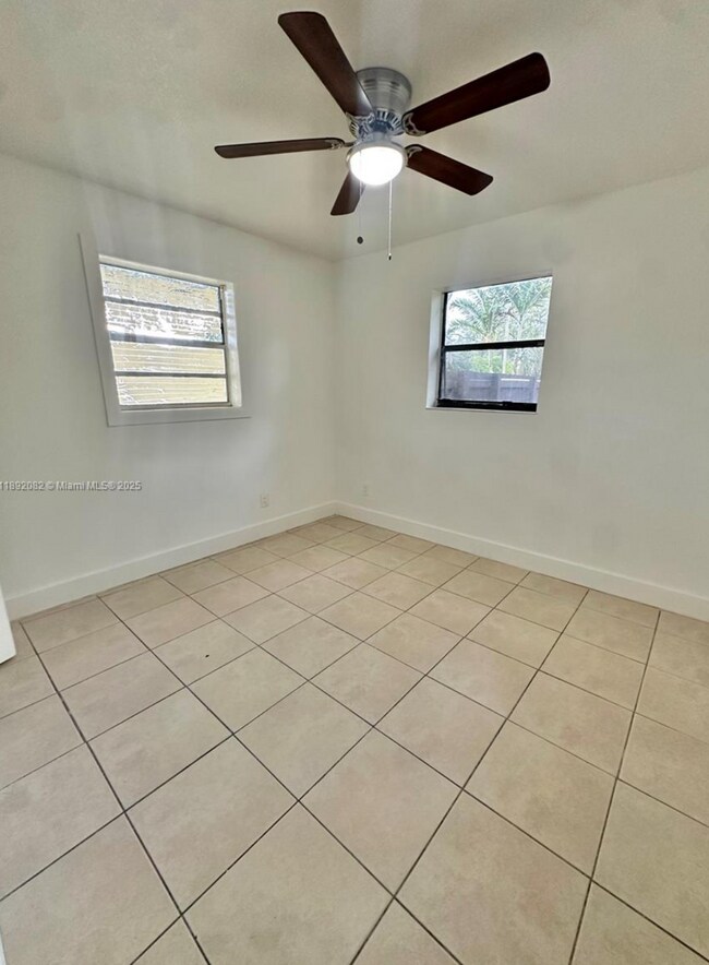 Foto del edificio - 4111 SW 33rd St