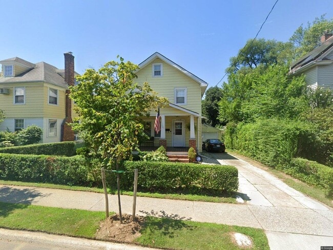Photo - 22 Irma Ave (Port Washington, NY) House