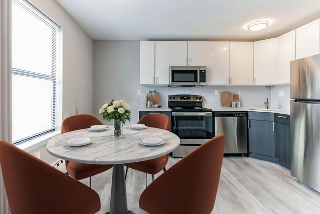 Dining Room - Newpointe Apartments