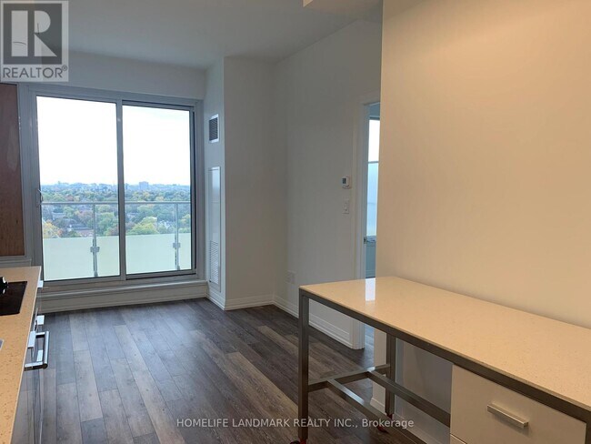 Building Photo - 75 Canterbury Pl