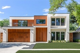 Building Photo - 3715 Park Ln