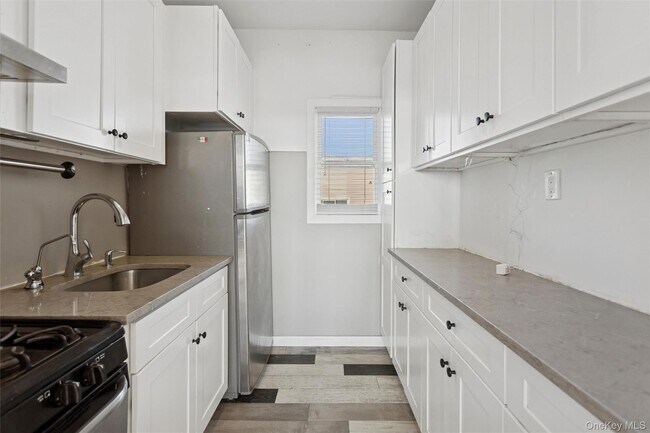 Foto del edificio - 23 Troy Ave