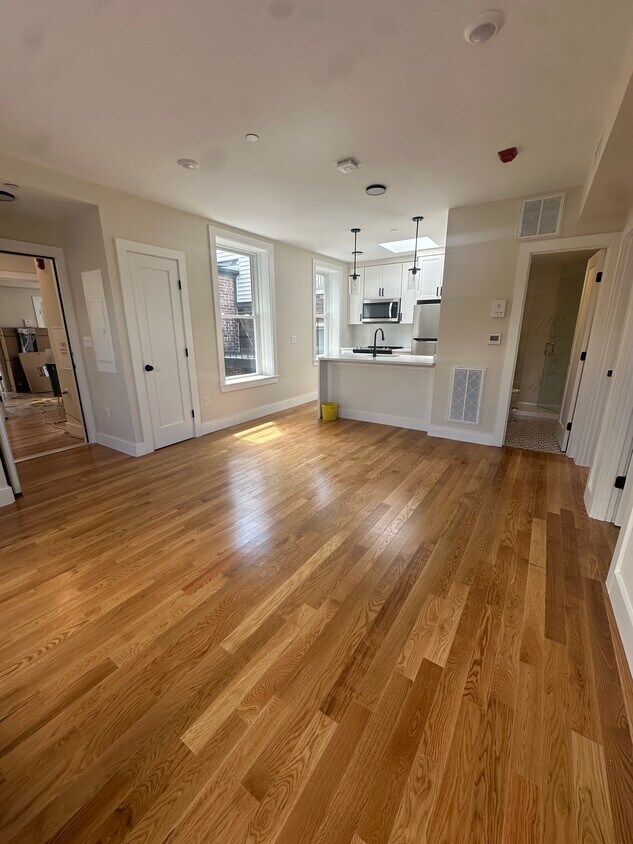 Primary Photo - 70 N Margin St