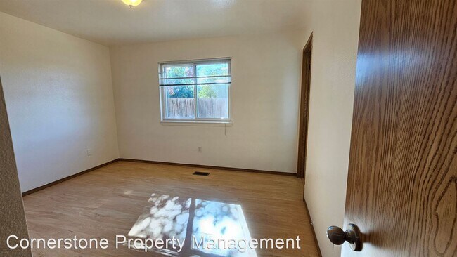 Building Photo - 3 br, 2 bath House - 1555 Biddick St