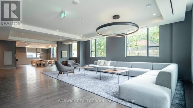 Building Photo - 4365 Bloor St W