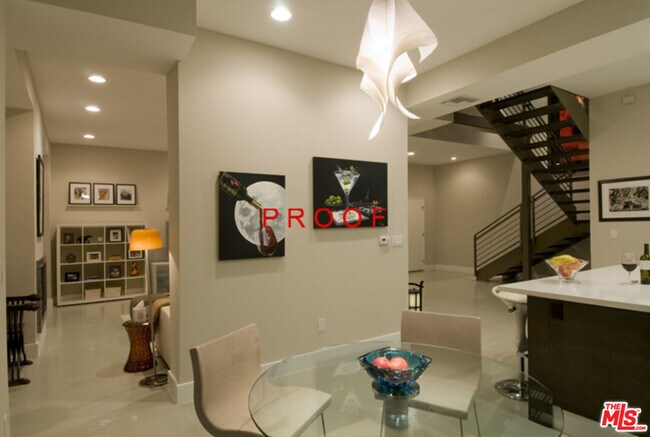 Building Photo - 2216 Main St