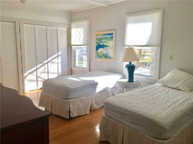 Foto del edificio - 20 Lawton Ave