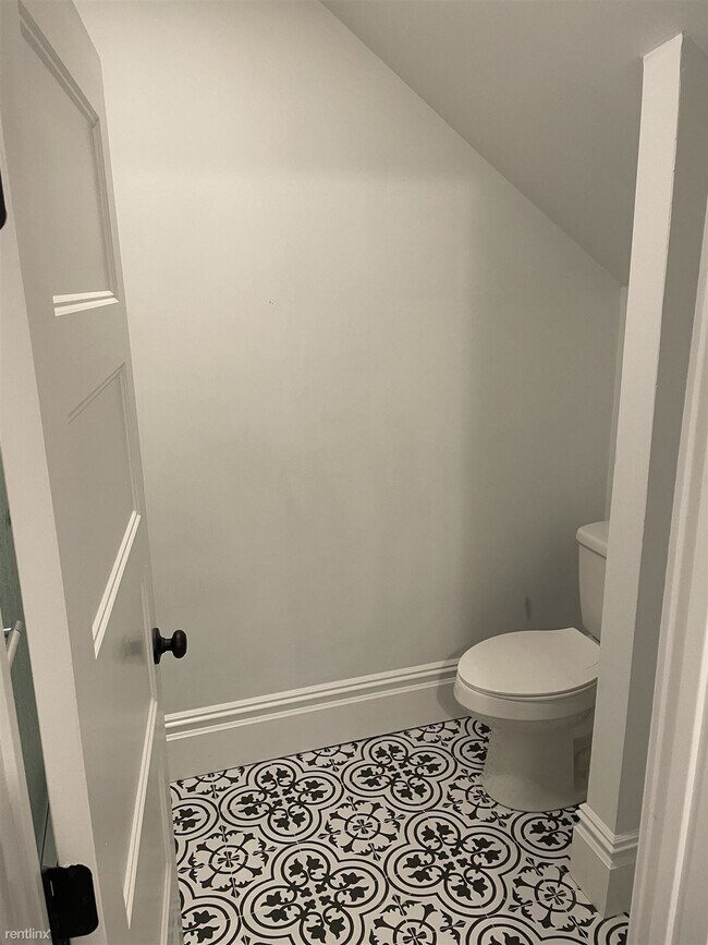 Foto del edificio - 4 br, 3 bath Duplex - 1018 Hope Street 2