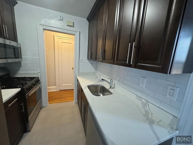 Building Photo - 32-15 35th St