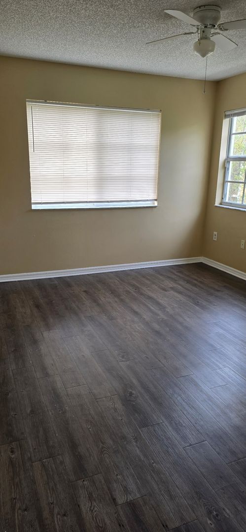 Building Photo - RESORT STYLE, BEAUTIFUL 2 BEDROOM AND 2 BA...
