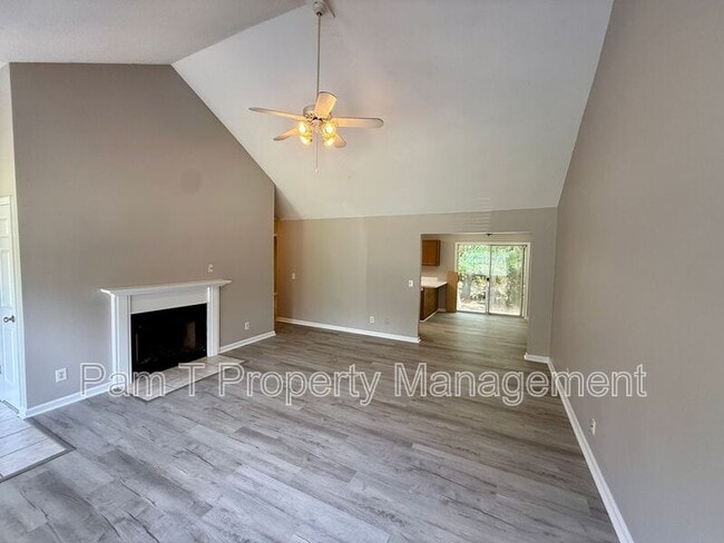 Building Photo - 227 Sugar Mill Dr