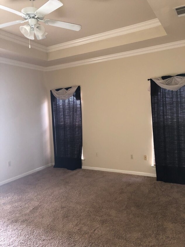 Building Photo - 40433 Fox Run Dr