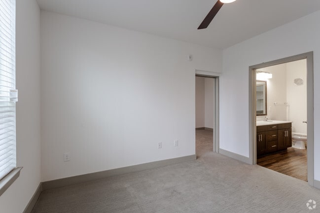 2BR,2BA W/DEN - 1303SF - THE VILLA - BEDROOM - The Callie