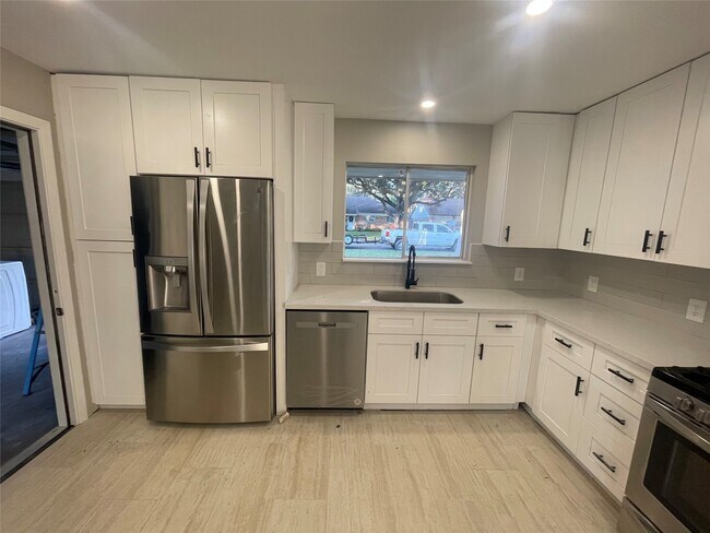 Building Photo - 9615 Vilven Ln