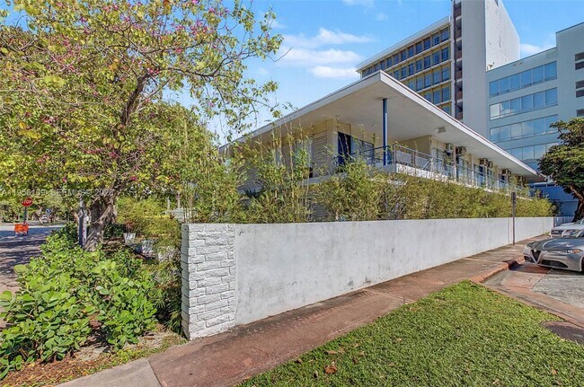 Foto del edificio - 1685 Jefferson Ave