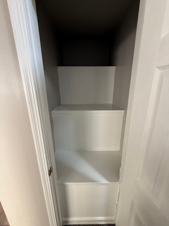 Building Photo - Completely remodeled 3 Bedroom Ranch Home for Rent