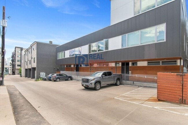 Foto del edificio - 2640 Central Ct